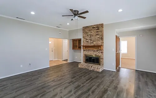 209 Bowie St Photo 1