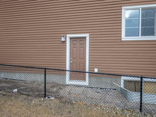 95 SE Redstone Hts NE, Calgary, AB T3N 1P4