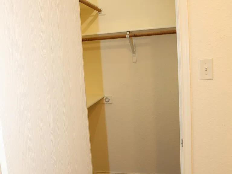 7305 Maplewood Dr — Photo 127