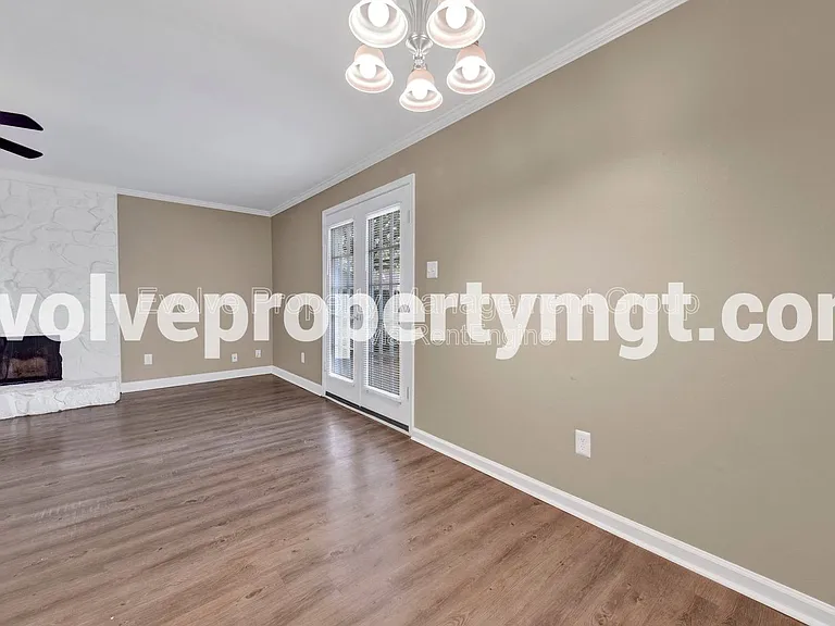 1170 Simmonsridge Dr — Photo 8
