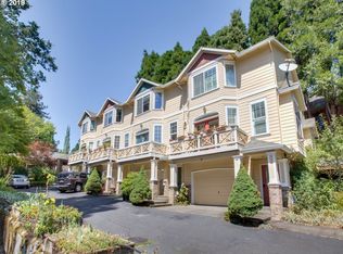 15 SW Hamilton Ct, Portland, OR 97201