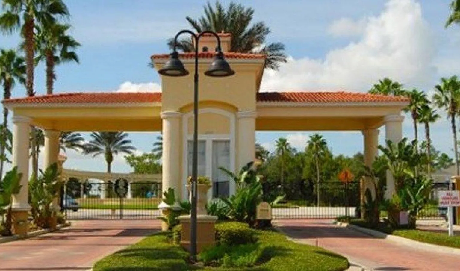 4 bed, $4,950 — Photo 2