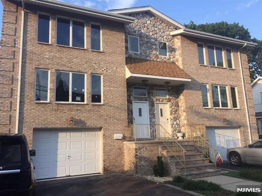 3 bed, 3.5 bath, 3928 sqft, $4,600 — Photo 1