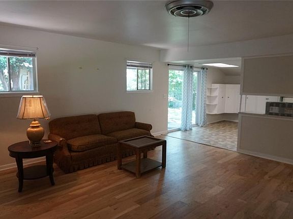 4th image of 8503 Bowling Green Dr #B