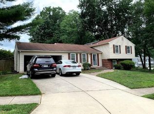 6372 Woodland Ridge Ct, Centreville, VA 20121