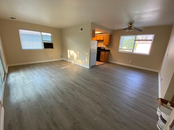 2nd image of 260 Richfield Dr #4