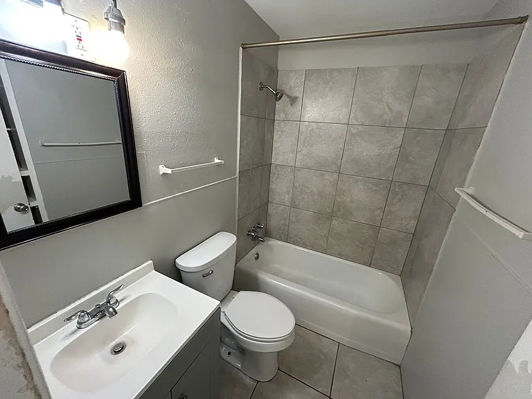 2207 Norwood Dr NW — Photo 10