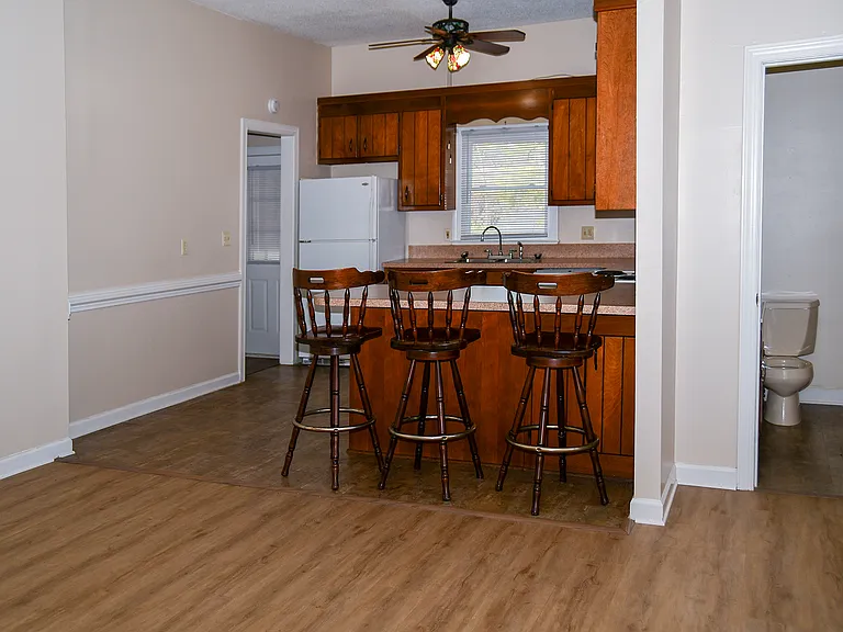 216 Cary St — Photo 3