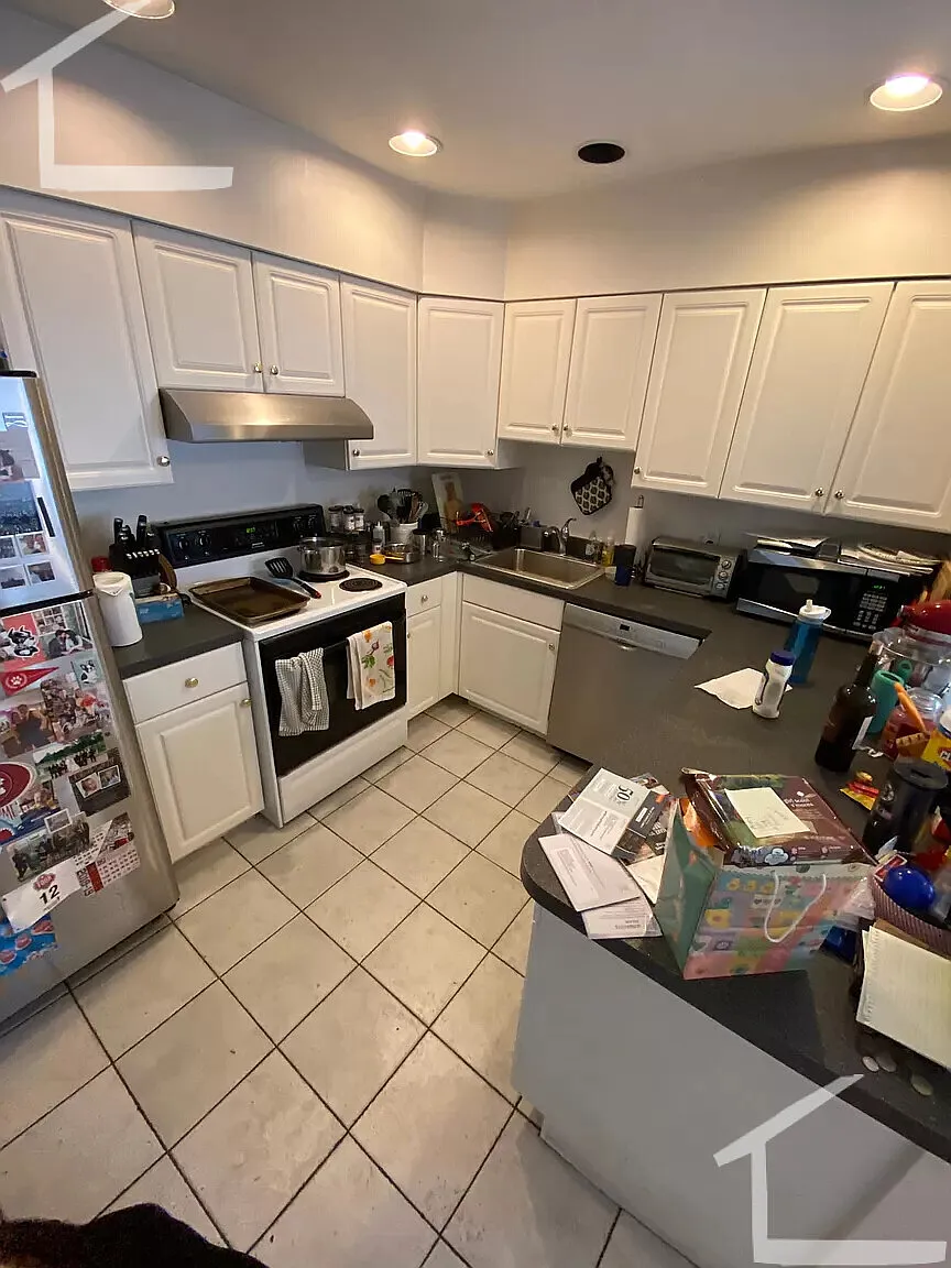 3 bed, 2.5 bath, 1500 sqft, $4,500 — Photo 3