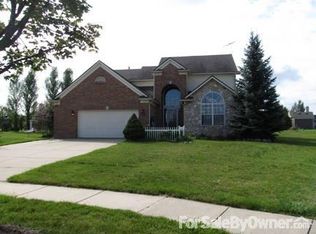 1601 Oak Squire Ct, Howell, MI 48855