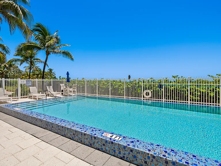 704 N Ocean Blvd — Photo 36
