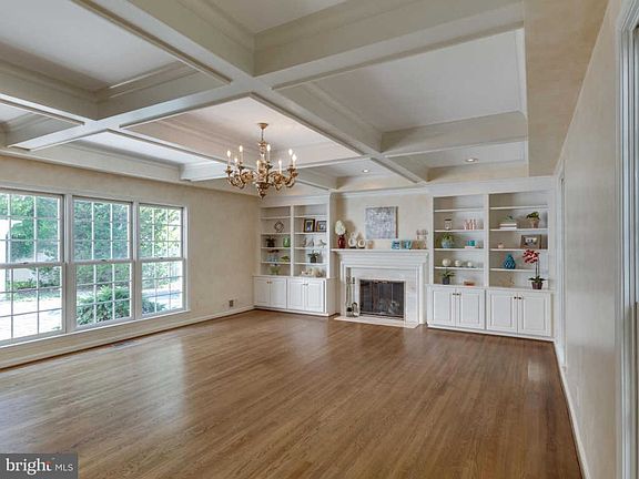 5th image of 1501 Highwood Dr