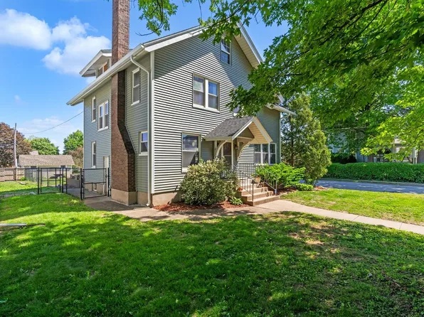 416 E Rusholme St, Davenport, IA 52803