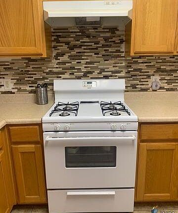 5th image of 550 E Bonita Pl