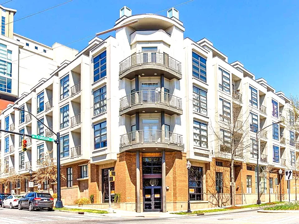 525 E 6th St #308