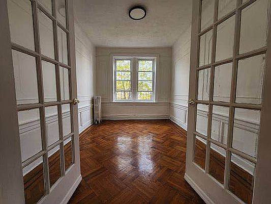 2nd image of 284 19th St APT 3A