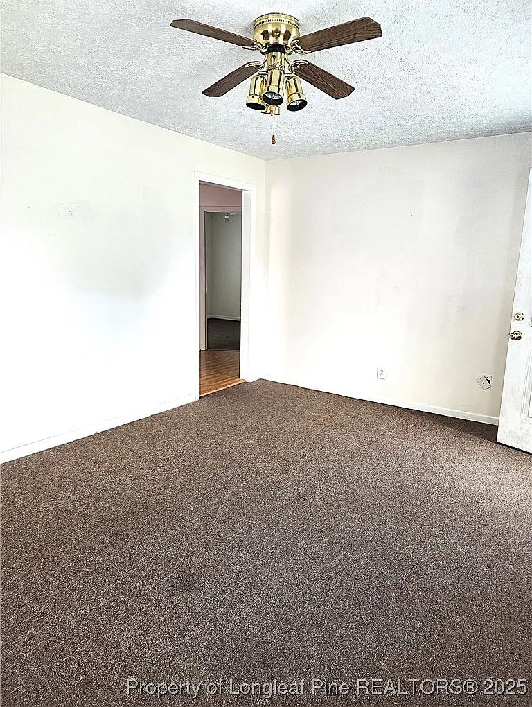 2 bed, 1.0 bath, 836 sqft, $950 — Photo 2