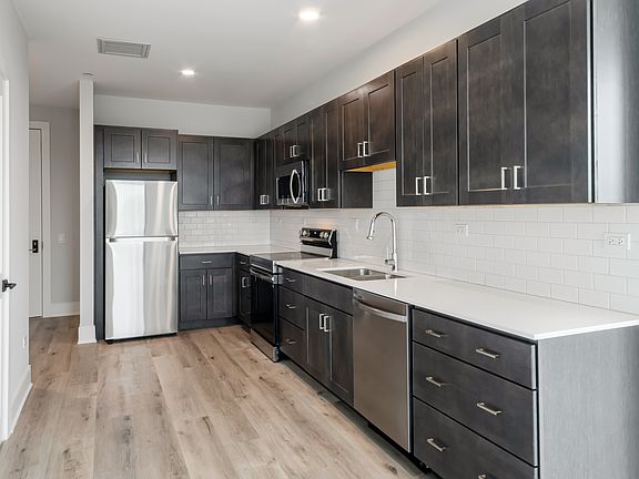 3rd image of 7 Van Buren St #509