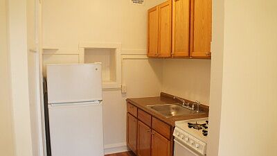 2nd image of 2535 N Sawyer Ave