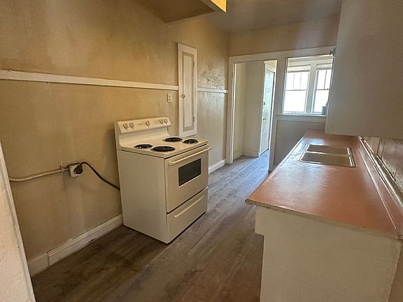 4th image of 412 SE 15th Ave #3