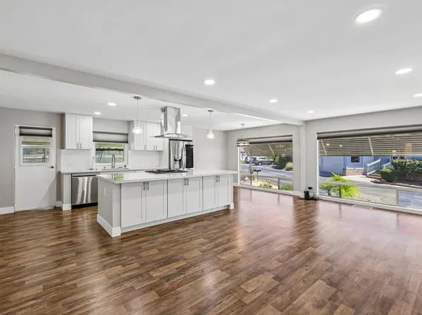 3358 Don Diablo Dr, Carlsbad, CA 92010