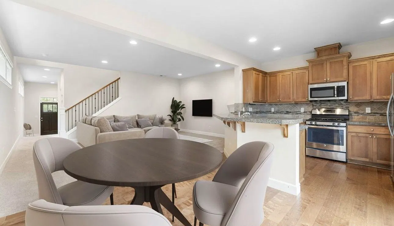 3 bed, 2.5 bath, 1772 sqft, $2,595 — Photo 3