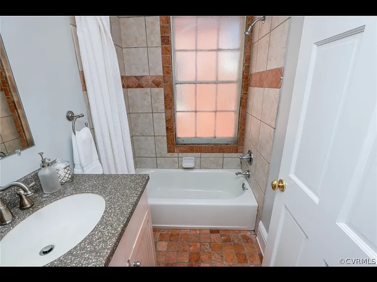 15 S Morris St — Photo 15