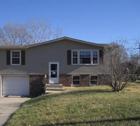 1st image of 3215 Wallace Ave