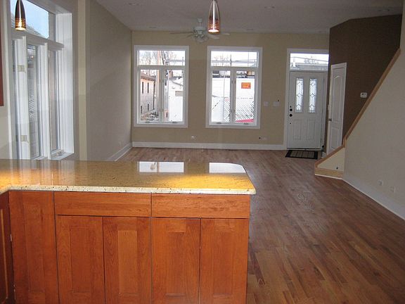 4th image of 2554 S Hillock Ave