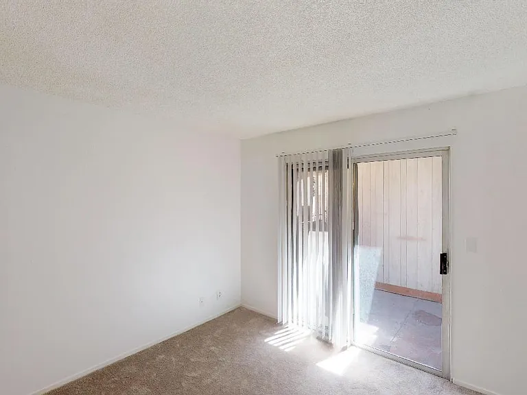 816 Hedge Way #6 — Photo 13