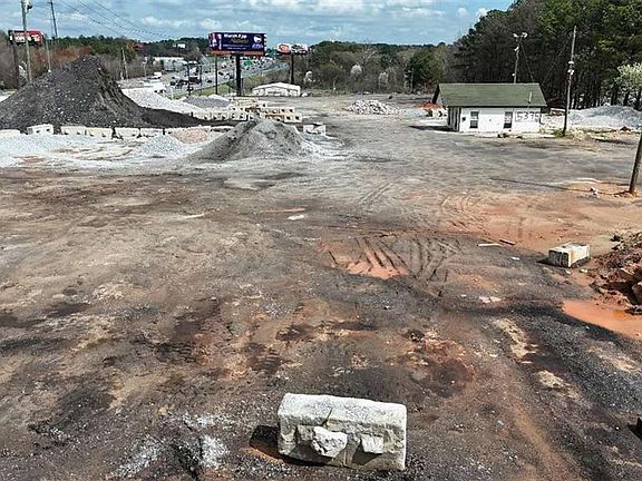 3rd image of 5375 Goshen Springs Rd #1