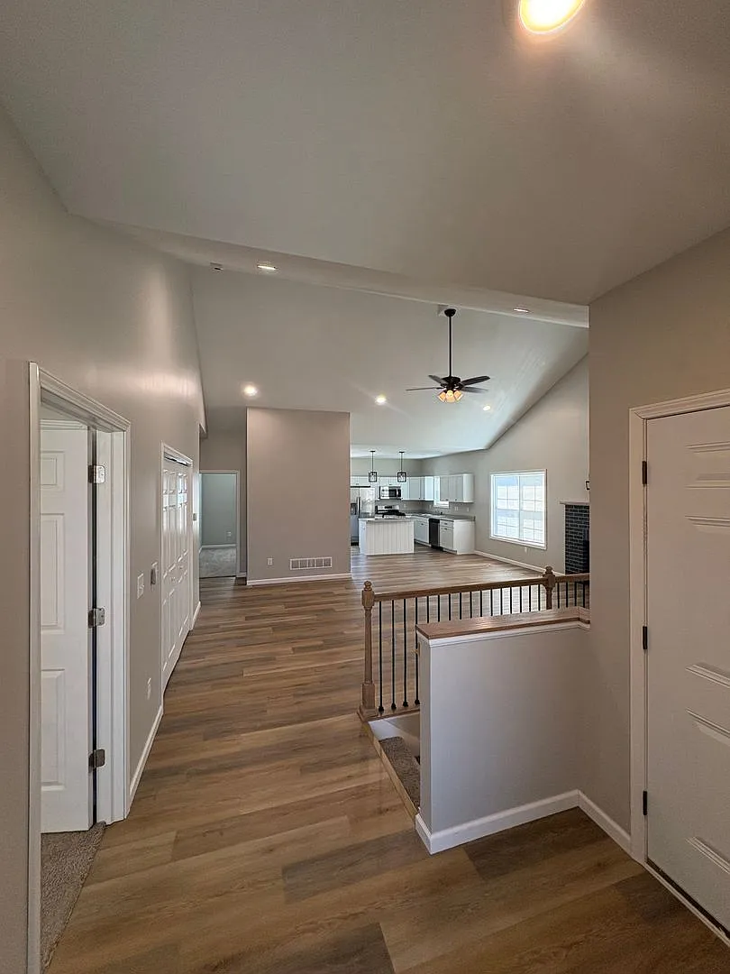 Charming 3-bedroom/2-bathroom single family home in Washington, IL — Photo 3