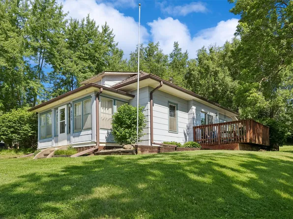805 Grand St, Guthrie Center, IA 50115