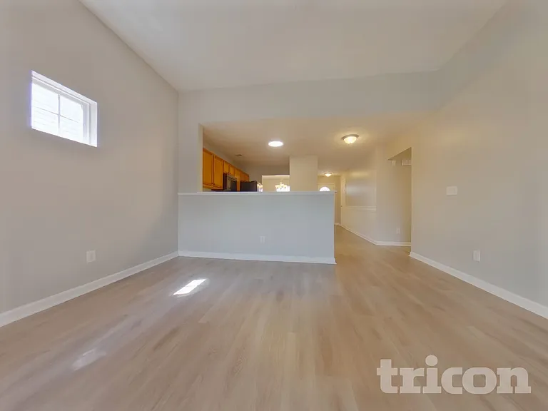 501 Arrowhead Dr — Photo 2