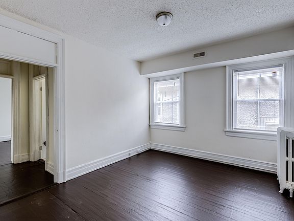 4th image of 2817 Barton Ave APT B
