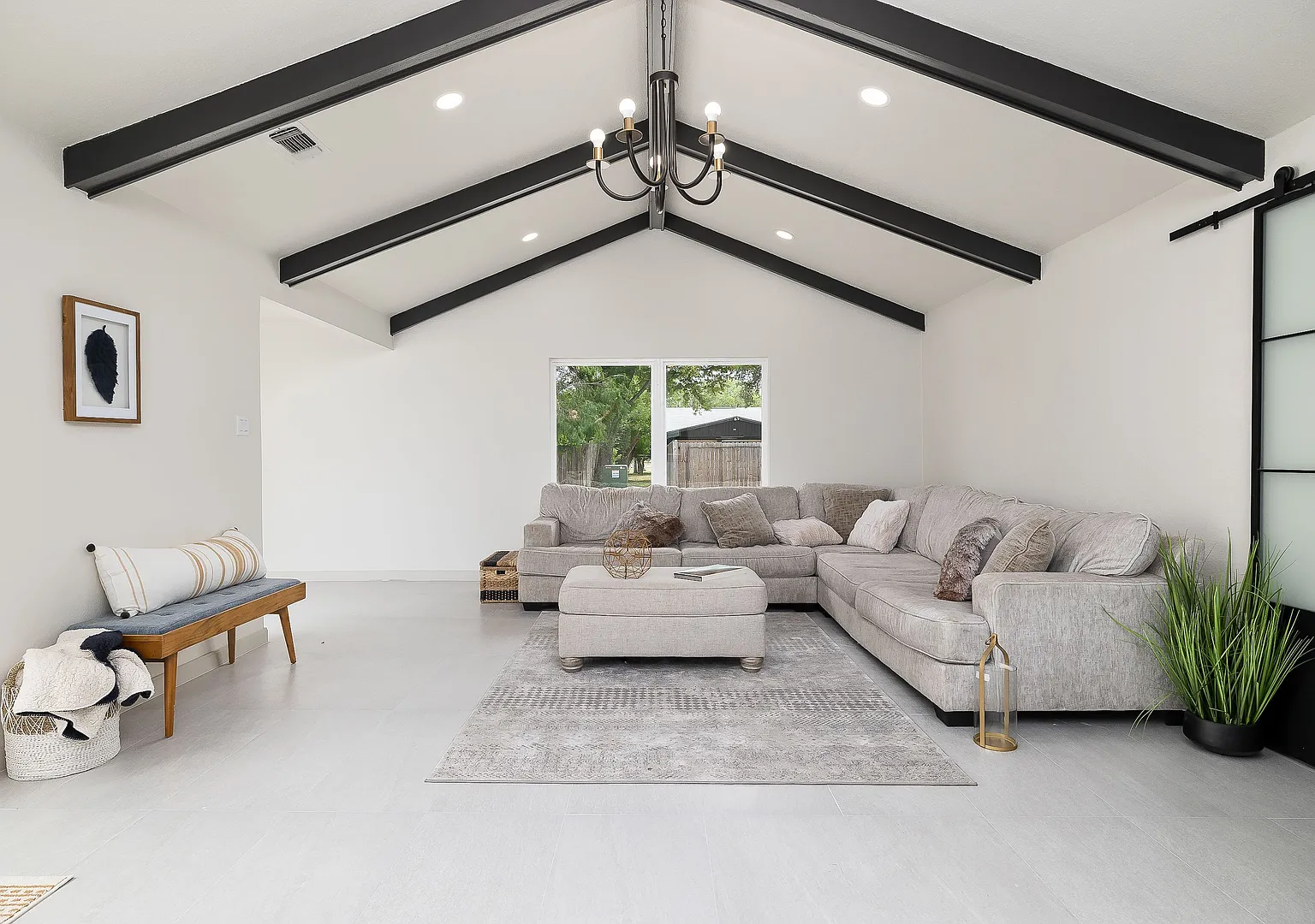 Beautiful Dream Home in Mission! — Photo 1