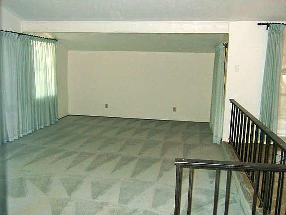 2nd image of 2914 Teakwood Dr