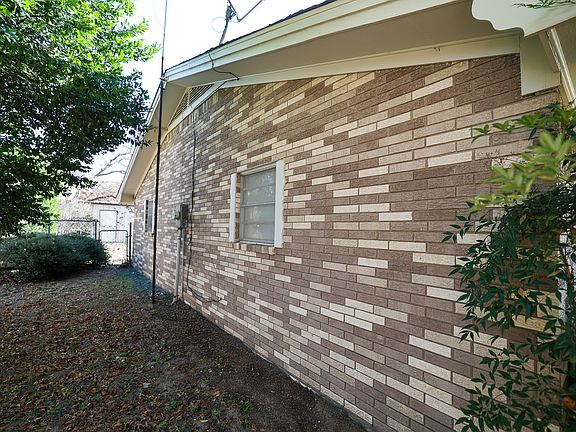 2nd image of 953 Meadowlark Ln