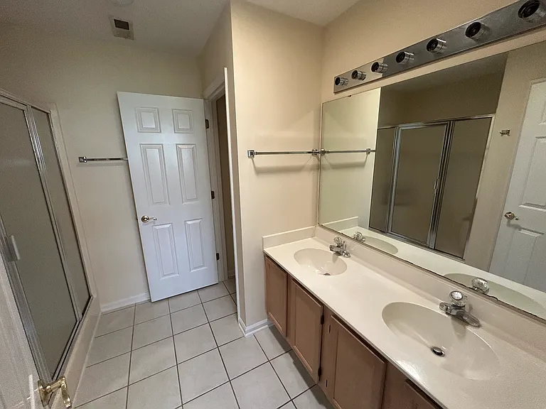1201 Formby Ct — Photo 18