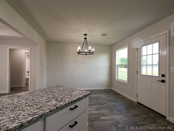 5th image of 407 NW 9th St