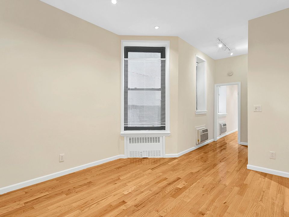 2nd image of 229 E 67th St #C5