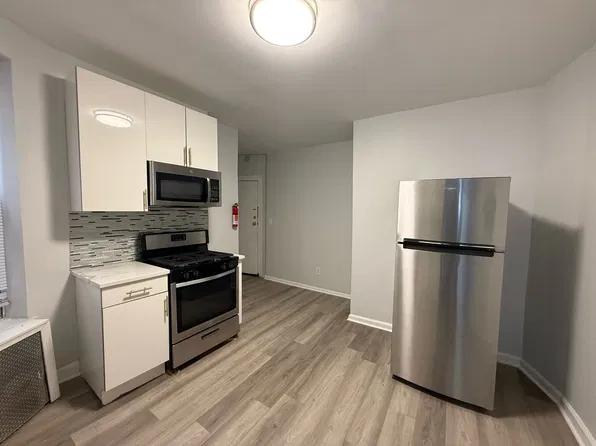330 50th St #43E, West New York, NJ 07093