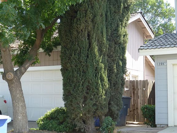 4th image of 2097 E Chennault Ave