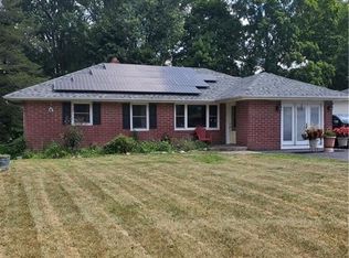 12 Briarwood Dr, Poughkeepsie, NY 12601