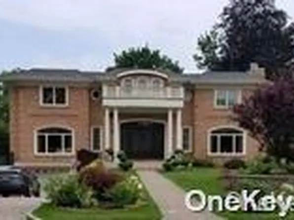 15 Shelley Lane, Great Neck, NY 11023