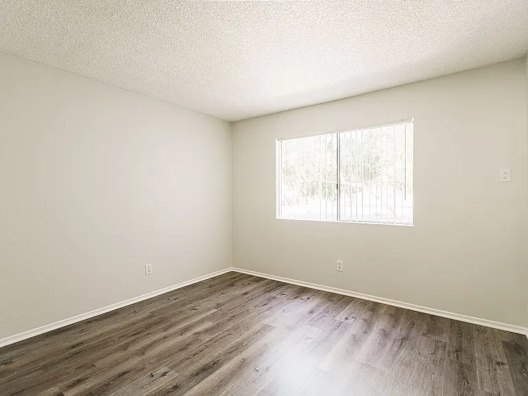 226 South Serrano — Photo 8