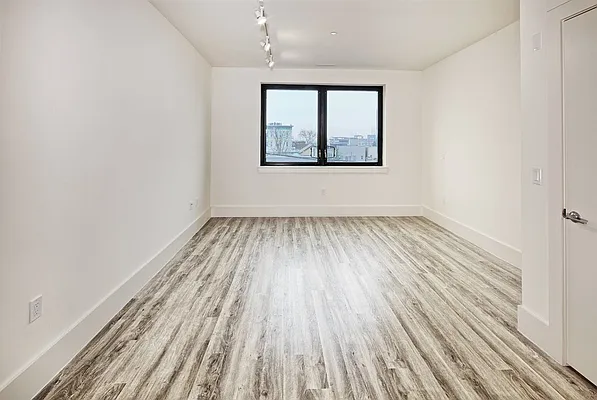 Rented by Coldwell Banker Residential Brokerage | media 9