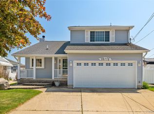 35772 Bal Clair St, New Baltimore, MI 48047