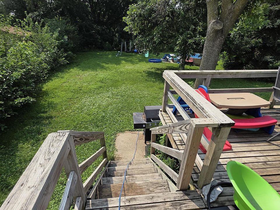 2nd image of 35 Redwood Ln