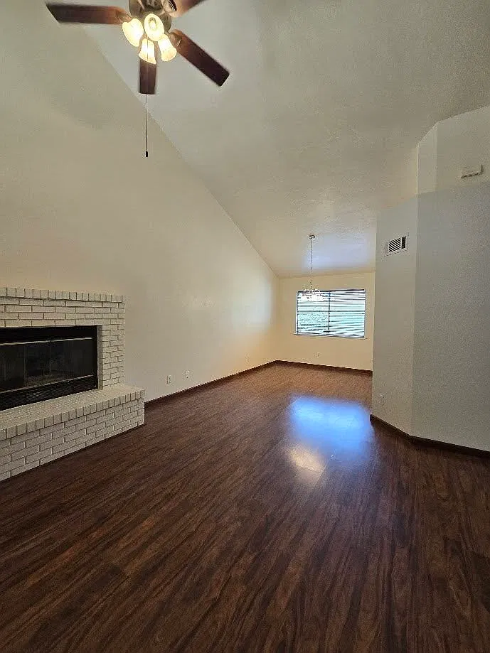 3 bed, 2.5 bath, 1442 sqft, $2,450 — Photo 2
